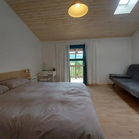 Apartmaji Hedera Komen Exterior photo