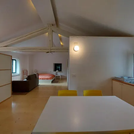 Apartmaji Hedera Komen Exterior photo