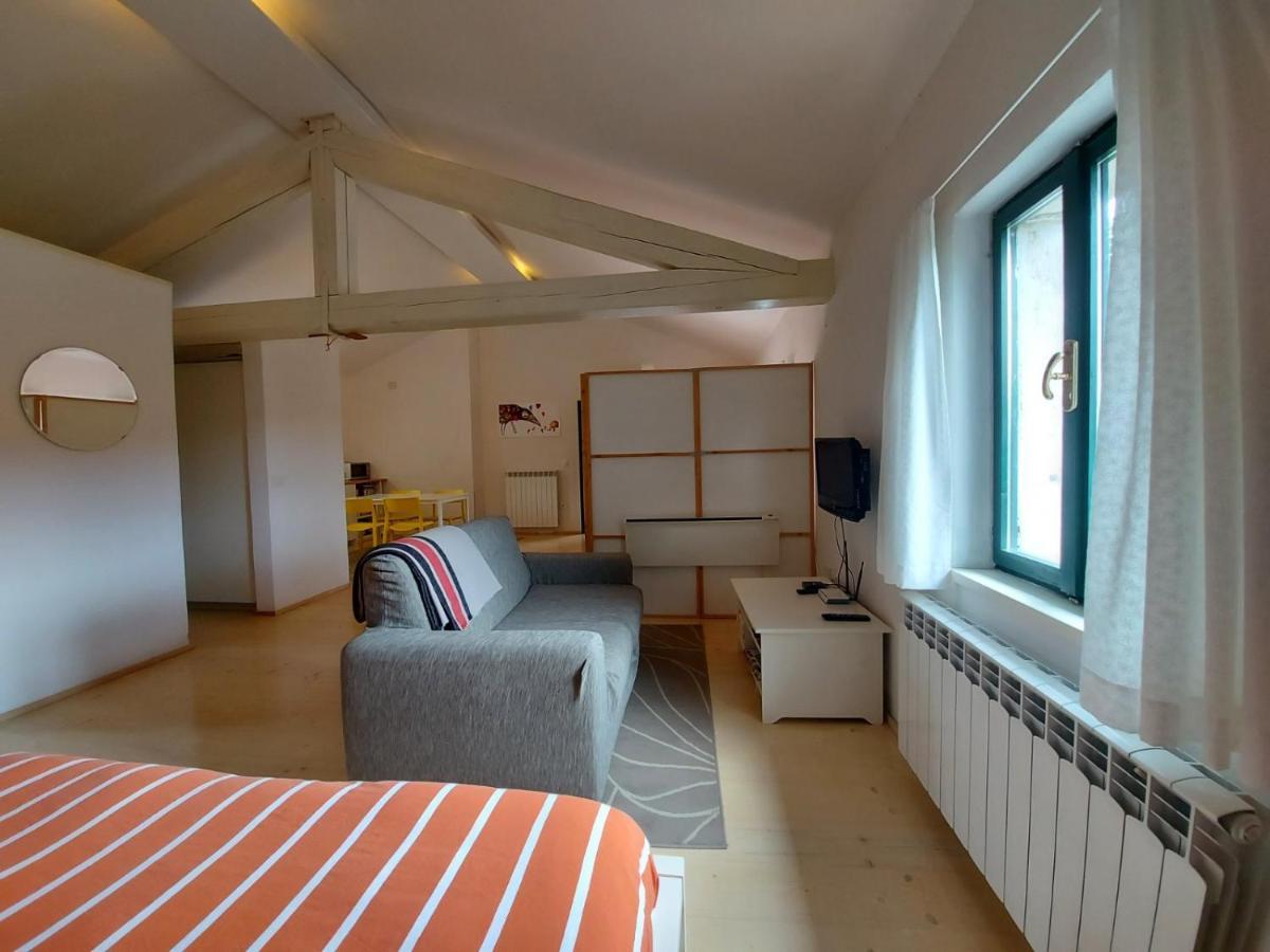 Apartmaji Hedera Appartement Komen